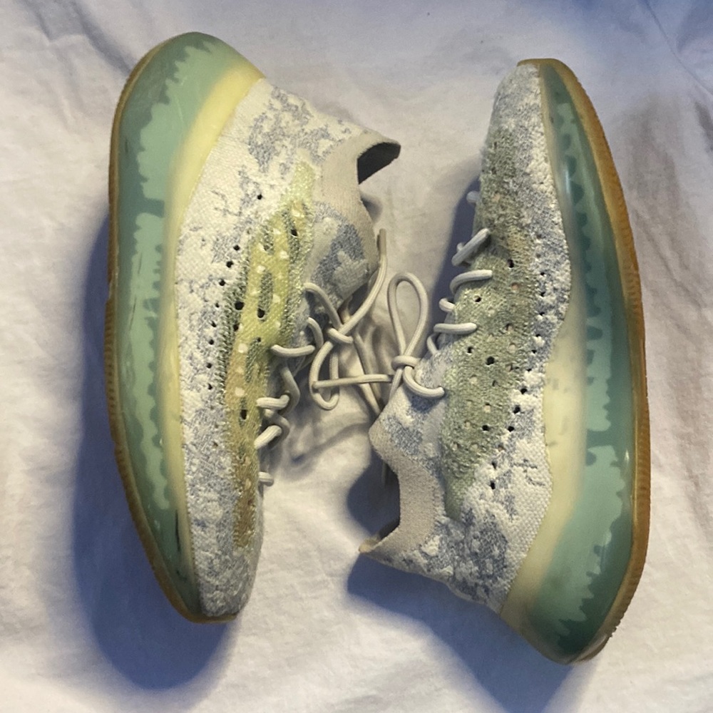 Yezzy 380 alien blue reflective